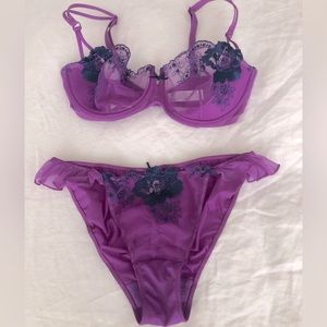 Victoria’s Secret bra & panty set